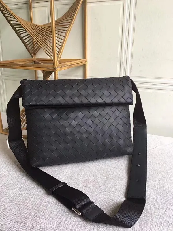 All categories 💚 Top version men’s bags 💚 BV 2024 new BV crossbody bag